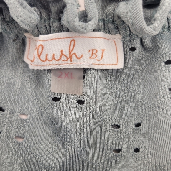 Blush Sage Eyelet Blouse - Picture 2 of 4